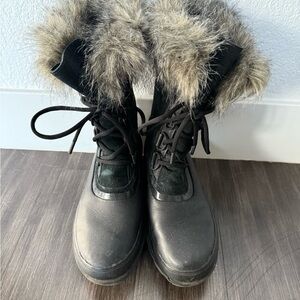 Women's Black Fur-Lined Winter Boots